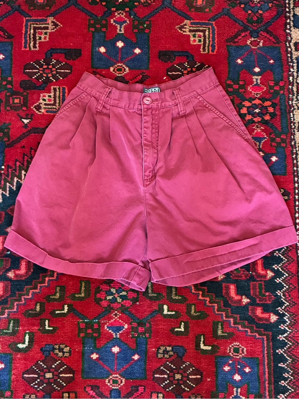 Vintage 90s Espirit High-Waist Cuffed Pleated Mom Shorts 25” Waist